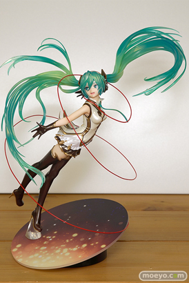 マックスファクトリーの初音ミク ウィンターヒロインVer.の新作フィギュア彩色サンプル画像02