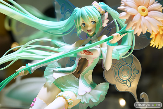 秋葉原の新作フィギュア展示の様子02