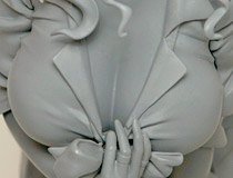 おっぱい見せつけポーズ。KADOKAWAの新作フィギュア「はじめてのギャル 八女ゆかな」監修中原型が展示！【C3AFA TOKYO 2017】