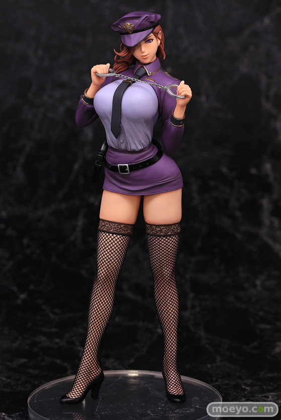 エイプラスの淫乱ドS婦警 暁子(あきこ) Designed by 織田nonの新作フィギュア彩色サンプル画像01