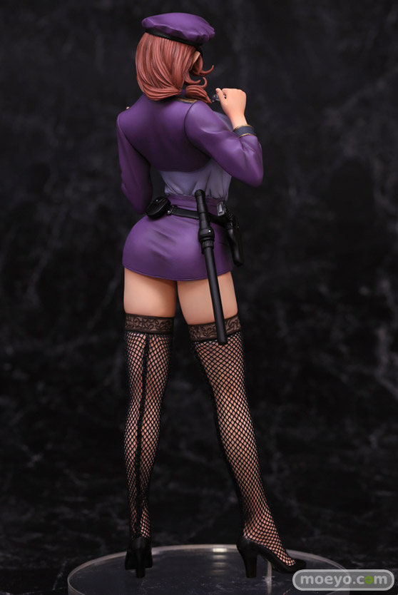 エイプラスの淫乱ドS婦警 暁子(あきこ) Designed by 織田nonの新作フィギュア彩色サンプル画像03