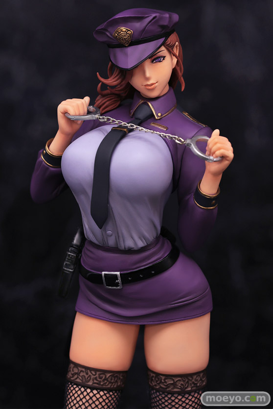 エイプラスの淫乱ドS婦警 暁子(あきこ) Designed by 織田nonの新作フィギュア彩色サンプル画像04