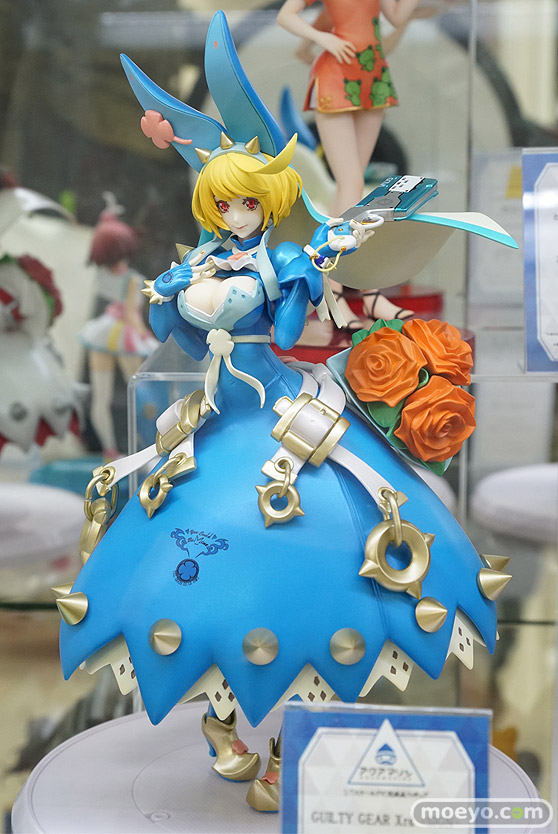 秋葉原の新作フィギュア展示の様子01