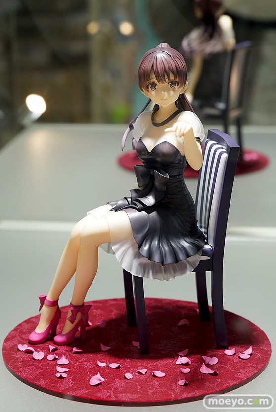 秋葉原の新作フィギュア展示の様子01