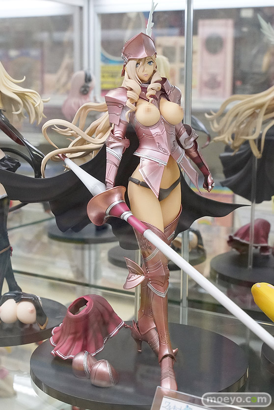 秋葉原の新作フィギュア展示の様子20