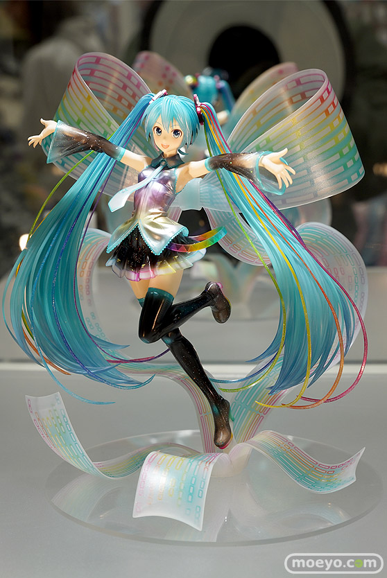 秋葉原の新作フィギュア展示の様子01