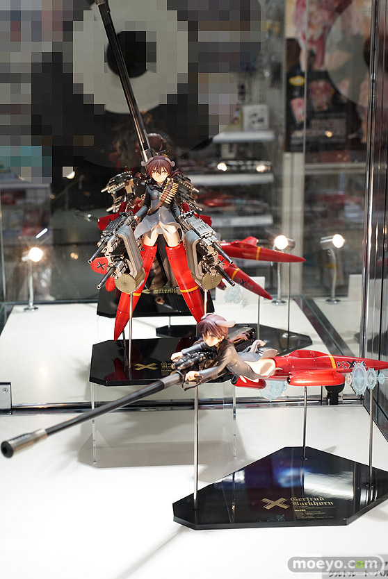 秋葉原の新作フィギュア展示の様子01