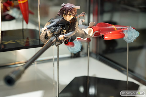 秋葉原の新作フィギュア展示の様子02