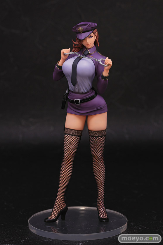 エイプラスの淫乱ドS婦警 暁子(あきこ) Designed by 織田nonの新作フィギュア彩色サンプル新規画像03