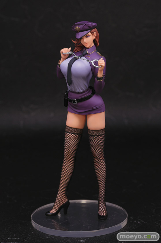 エイプラスの淫乱ドS婦警 暁子(あきこ) Designed by 織田nonの新作フィギュア彩色サンプル新規画像04