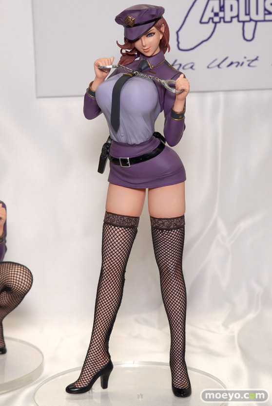 エイプラスの淫乱ドS婦警 暁子(あきこ) Designed by 織田nonの新作アダルトフィギュア彩色サンプル画像01