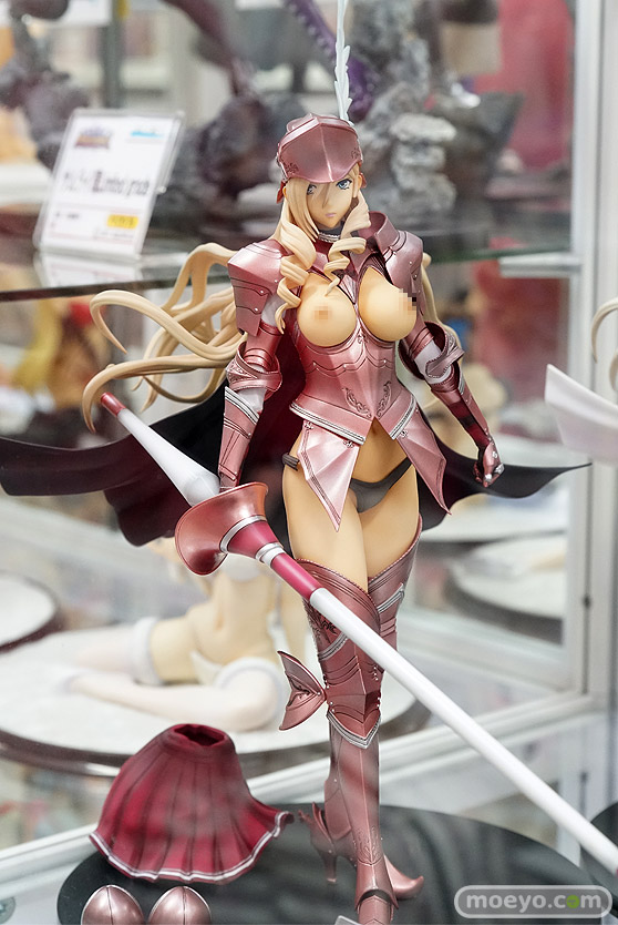 秋葉原の新作フィギュア展示の様子　あみあみ秋葉原ラジオ会館店　アキバ☆ソフマップ1号店17