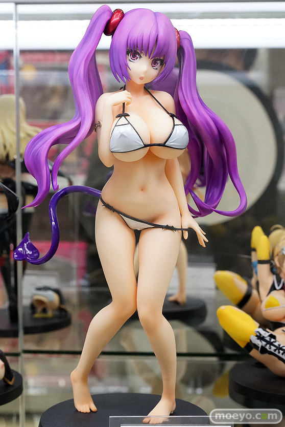 秋葉原の新作フィギュア展示の様子　あみあみ秋葉原ラジオ会館店　アキバ☆ソフマップ1号店20