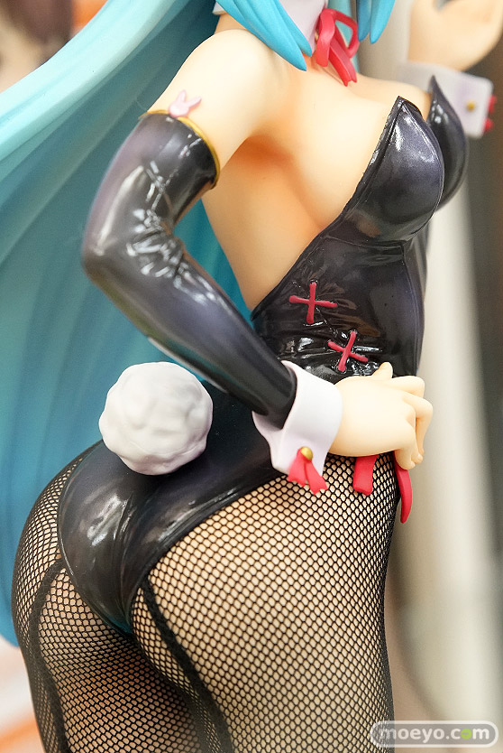 秋葉原での新作フィギュア展示の様子32