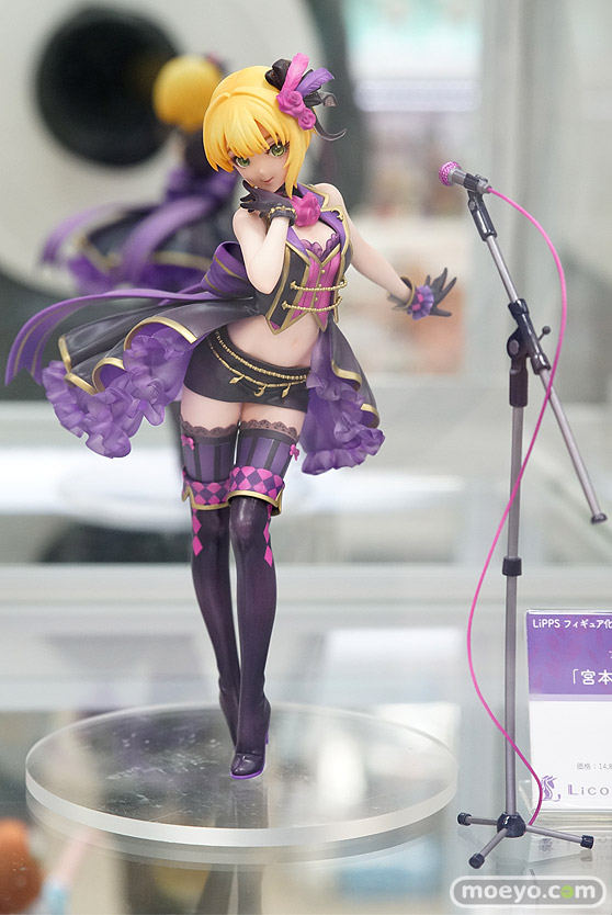 秋葉原の新作フィギュア展示の様子01