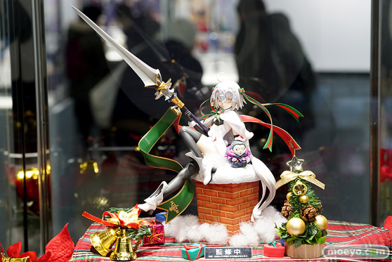 グッドスマイルカンパニーのFate/Grand Order ランサー/ジャンヌ・ダルク・オルタ・サンタ・リリィの新作フィギュア彩色サンプル撮りおろし画像01