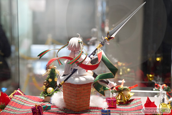 グッドスマイルカンパニーのFate/Grand Order ランサー/ジャンヌ・ダルク・オルタ・サンタ・リリィの新作フィギュア彩色サンプル撮りおろし画像03