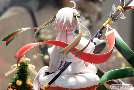 グッドスマイルカンパニーのFate/Grand Order ランサー/ジャンヌ・ダルク・オルタ・サンタ・リリィの新作フィギュア彩色サンプル撮りおろし画像10