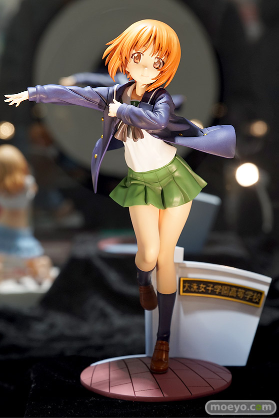 秋葉原の新作フィギュア展示の様子01