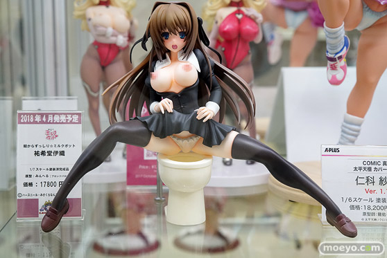 秋葉原の新作フィギュア展示の様子12