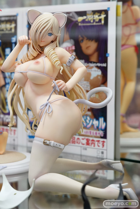 秋葉原の新作フィギュア展示の様子12