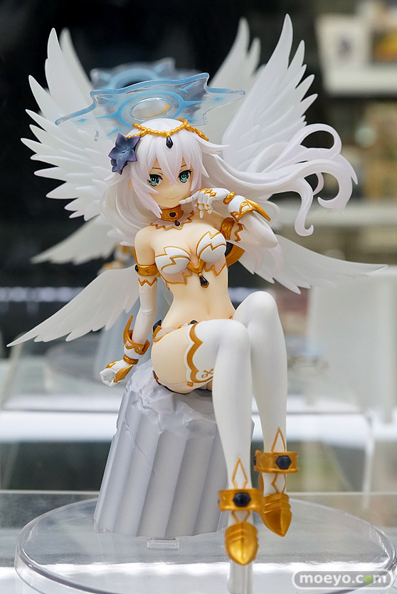 秋葉原の新作フィギュア展示の様子03