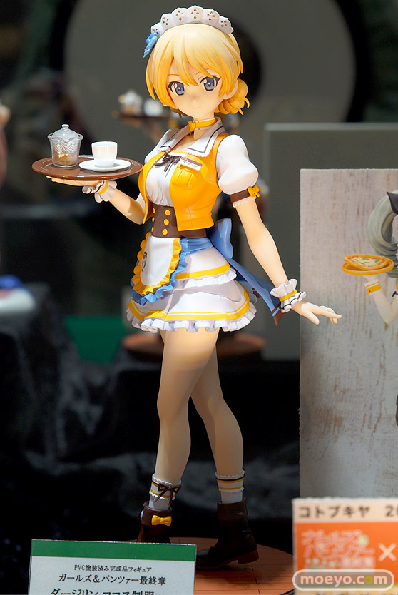 秋葉原の新作フィギュア展示の様子01