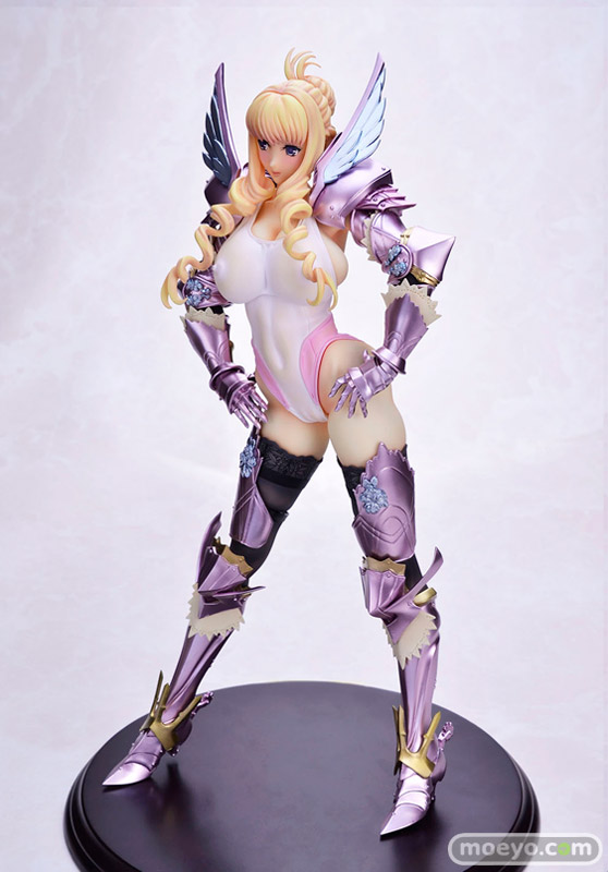 Q-sixのワルキューレロマンツェ ベルティーユ・体育授業(プール編) 白水着ver.の新作フィギュア展示の様子02