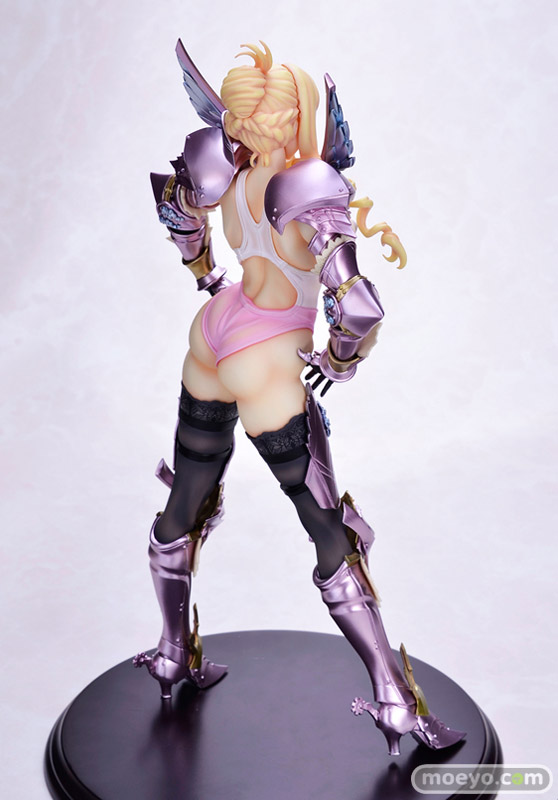 Q-sixのワルキューレロマンツェ ベルティーユ・体育授業(プール編) 白水着ver.の新作フィギュア展示の様子05