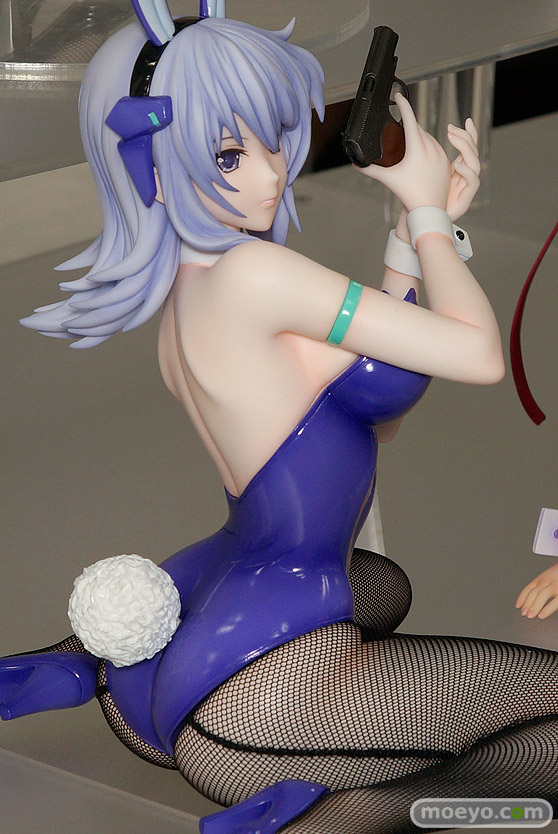 2018冬 ホビーメーカ合同展示会でのフリーイング新作場にフィギュア　パープルハート　ブラックハート　クリスカ　の彩色サンプル展示の様子11