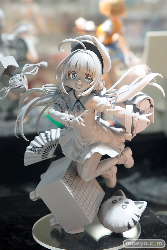 秋葉原の新作フィギュア展示の様子01