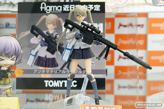 秋葉原の新作フィギュア展示の様子01