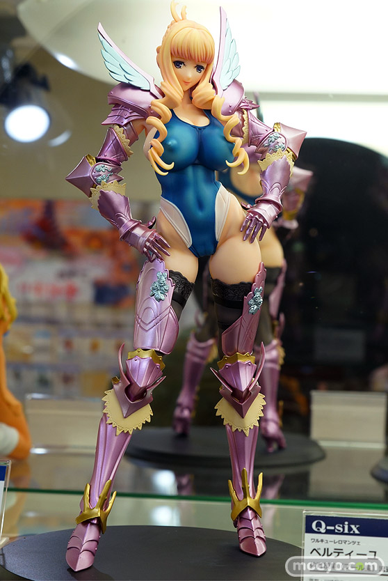 秋葉原の新作フィギュア展示の様子33