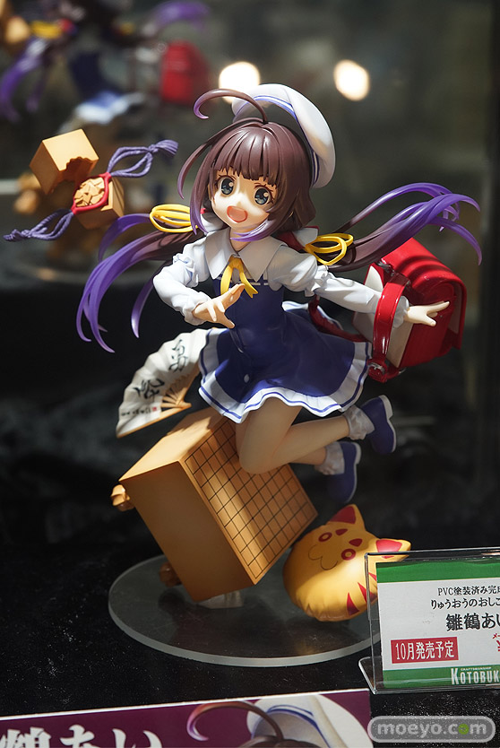 秋葉原の新作フィギュア展示の様子01