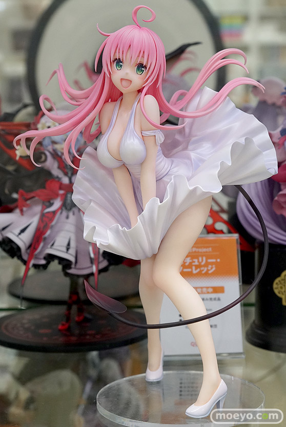 秋葉原の新作フィギュア展示の様子10