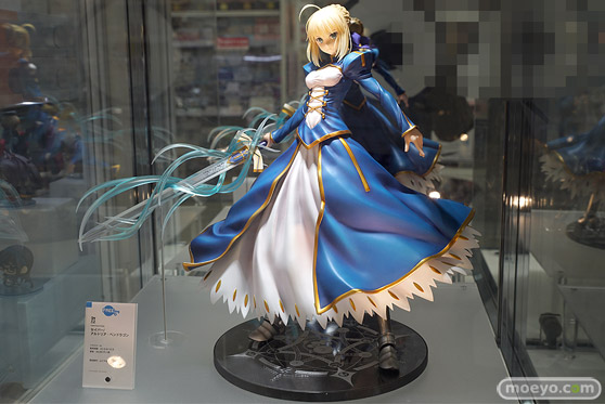 秋葉原の新作フィギュア展示の様子02