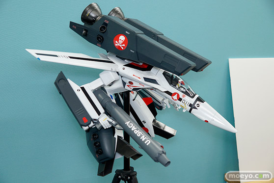 マックスファクトリーのPLAMAX MF-25 minimum factory VF-1 スーパー/ストライク ガウォーク バルキリーの新作プラモデル彩色サンプル画像02