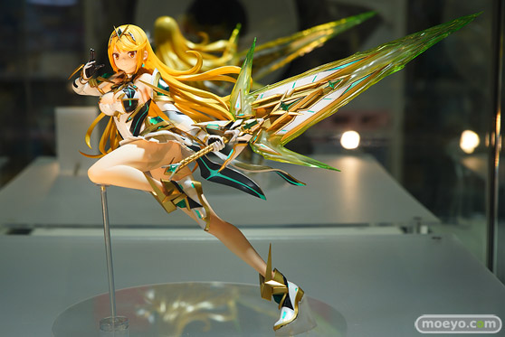 秋葉原の新作フィギュア展示の様子01