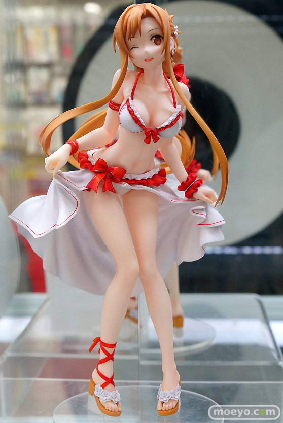 秋葉原の新作フィギュア展示の様子05