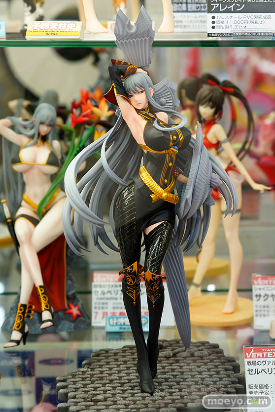 秋葉原の新作フィギュア展示の様子41