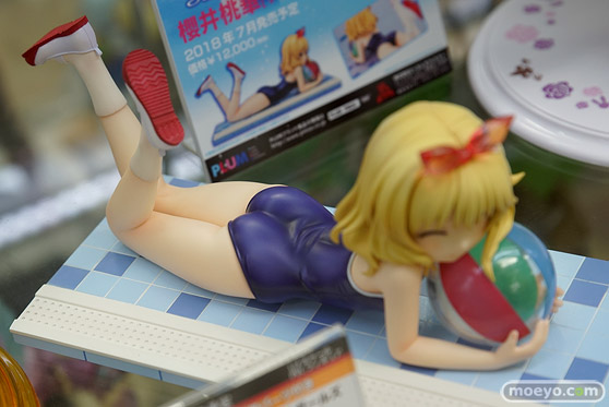 秋葉原の新作フィギュア展示の様子05