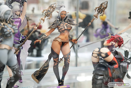 秋葉原の新作フィギュア展示の様子13