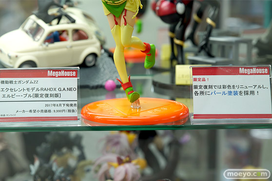 秋葉原の新作フィギュア展示の様子38