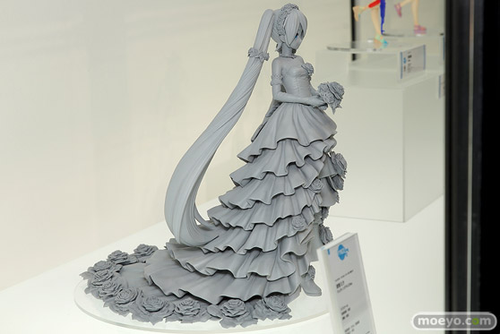 フリーイングの初音ミク ウェディングドレスVer.の新作フィギュア原型画像02
