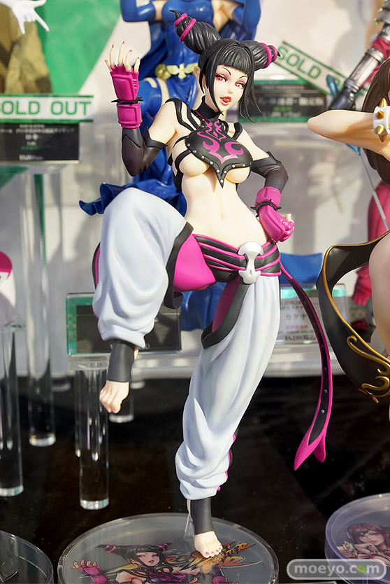 秋葉原の新作フィギュア展示の様子21