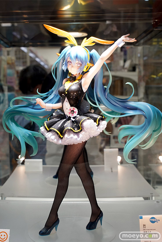 秋葉原の新作フィギュア展示の様子04