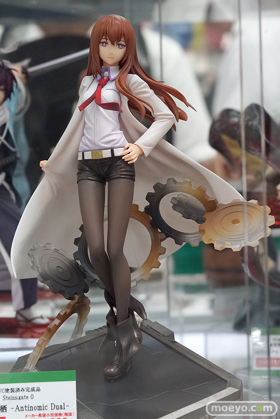 秋葉原の新作フィギュア展示の様子09