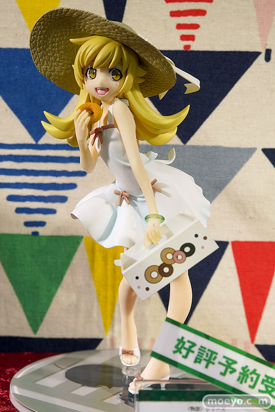 秋葉原の新作フィギュア展示の様子01