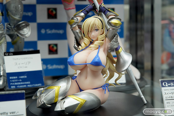 秋葉原の新作フィギュア展示の様子07