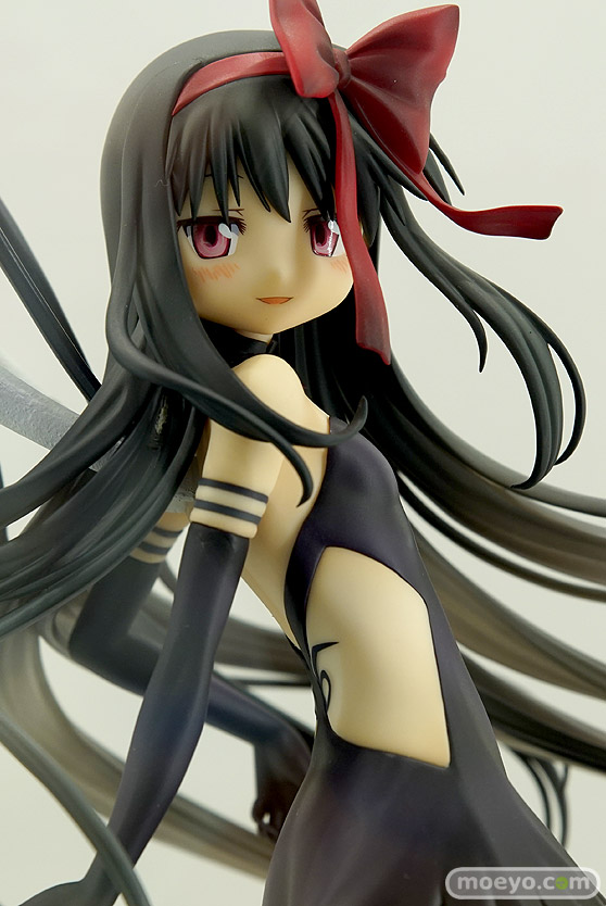 秋葉原の新作フィギュア展示の様子03